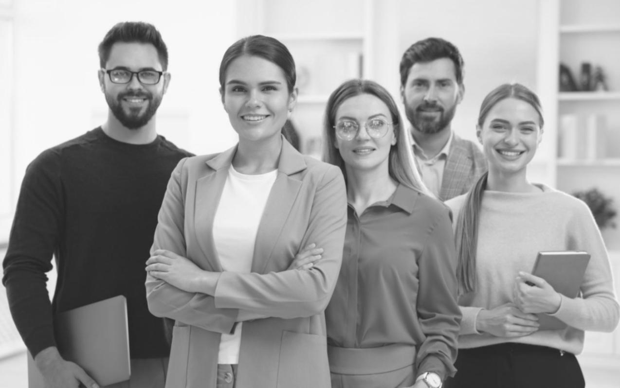 Робоче середовище відеомонтажу з багатьма екранами